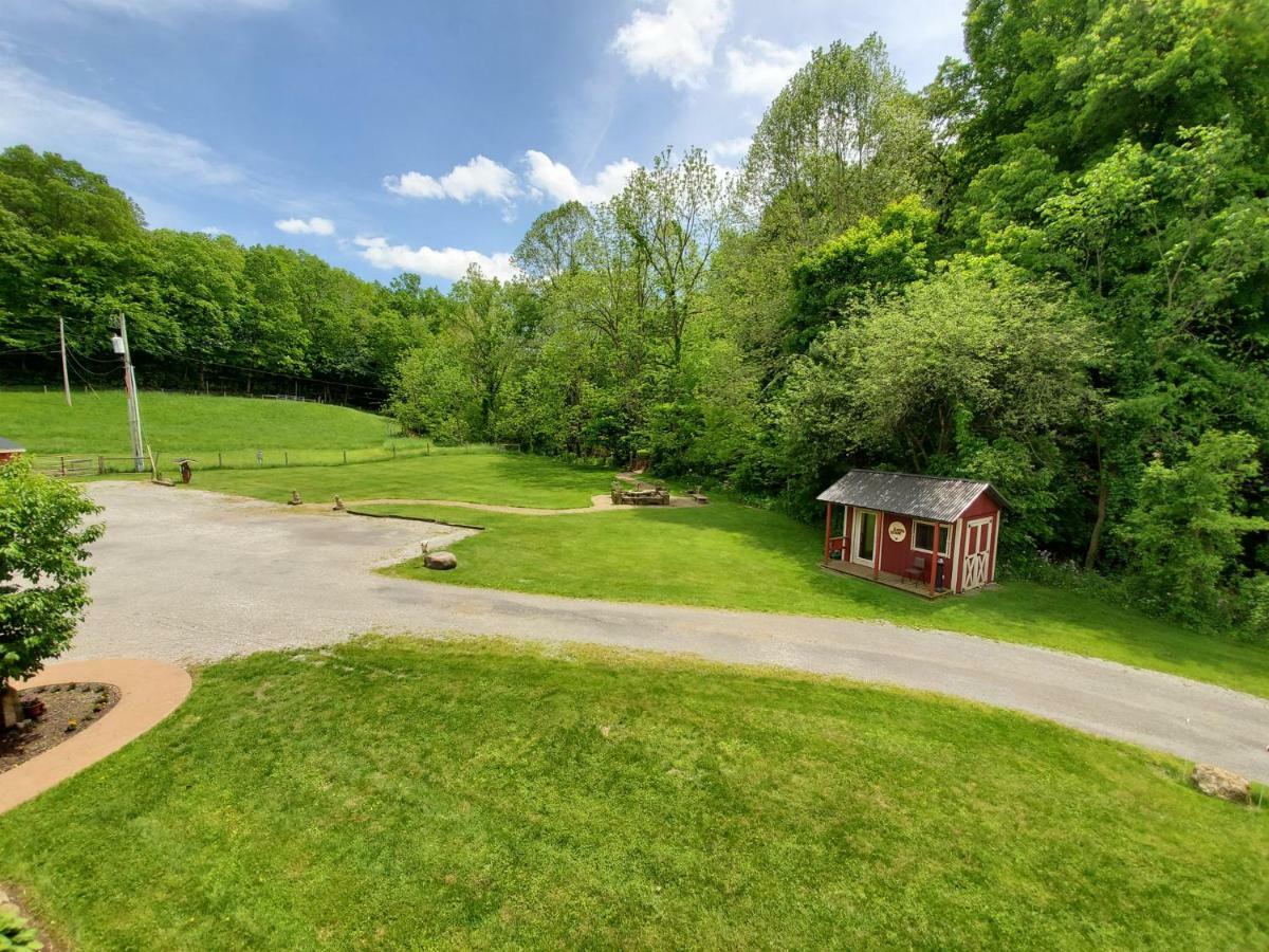 The Barn Inn Bed And Breakfast Millersburg Exterior photo