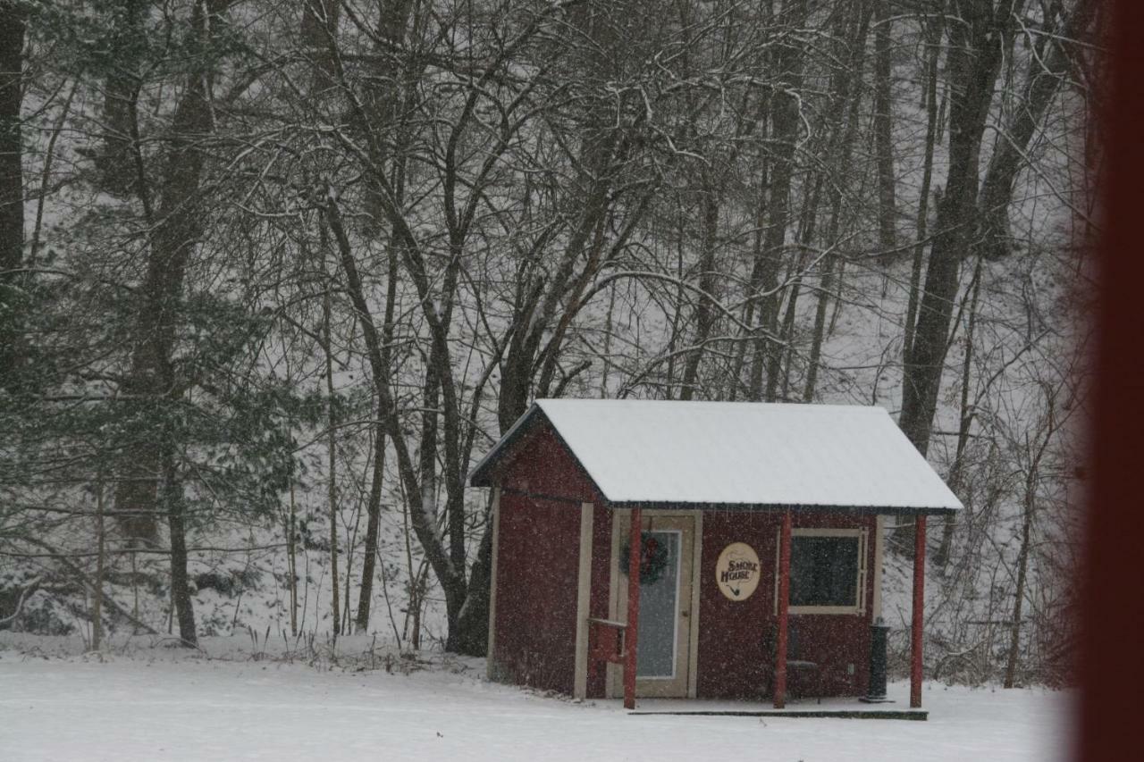 The Barn Inn Bed And Breakfast Millersburg Exterior photo