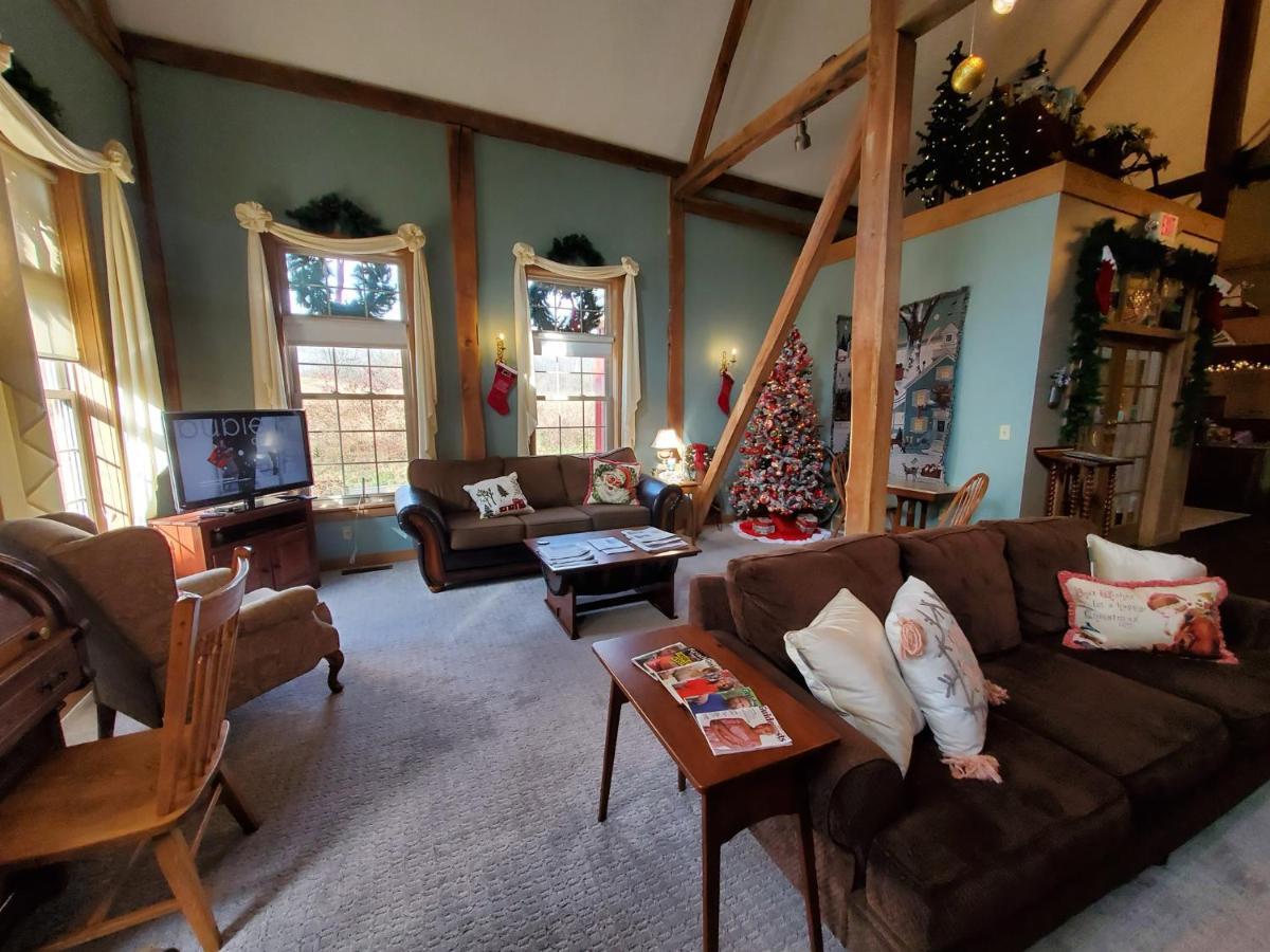 The Barn Inn Bed And Breakfast Millersburg Exterior photo